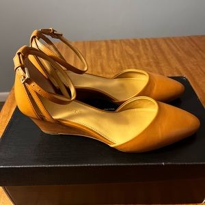 Talbots, size 6.5, tan heels